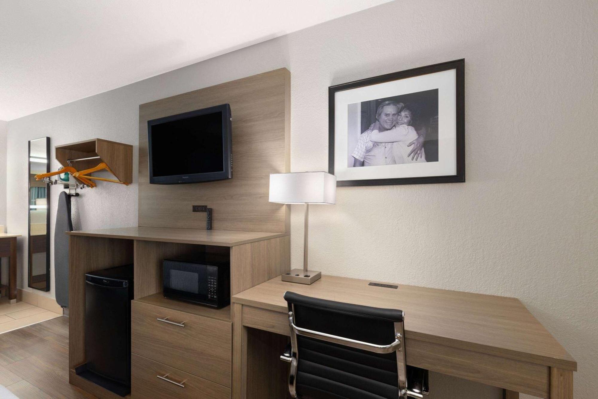 Baymont By Wyndham Nashville Airport Eksteriør bilde