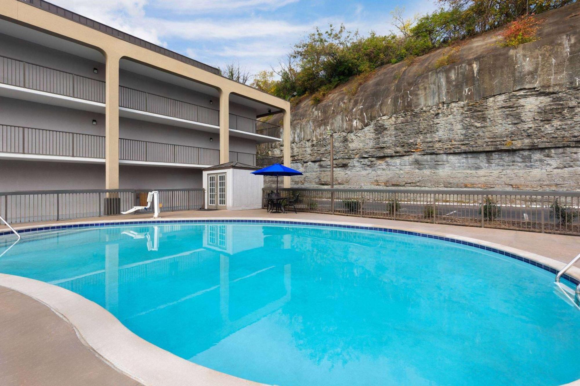 Baymont By Wyndham Nashville Airport Eksteriør bilde